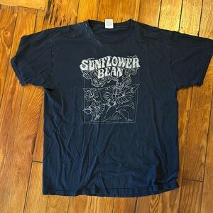 sunflower bean black shirt size L
